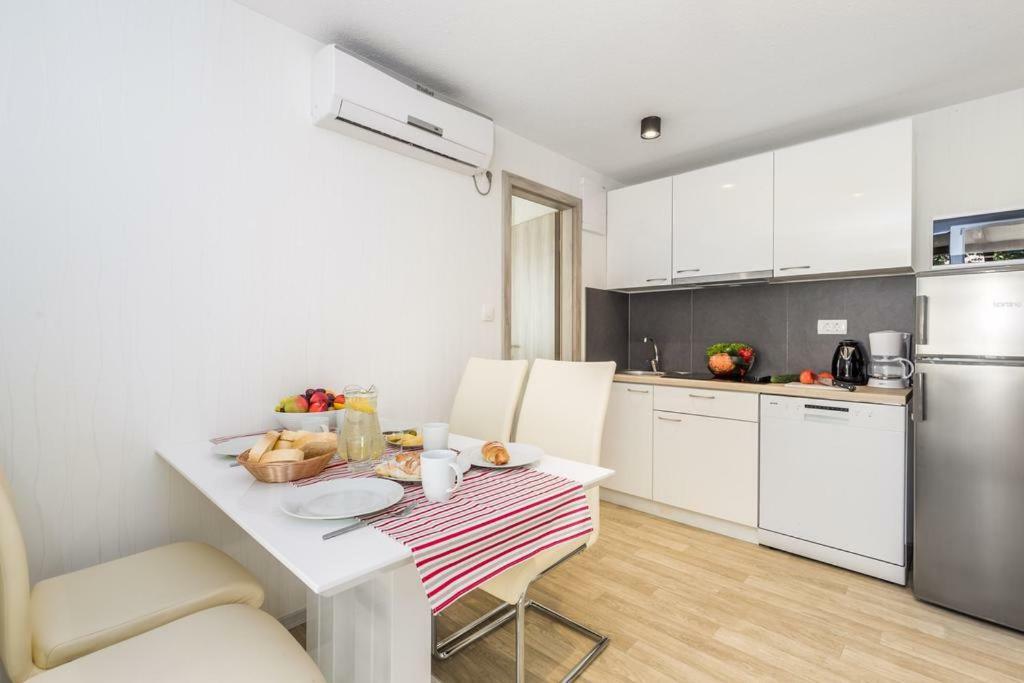 Mini Camping Funtana Hotel Poreč Eksteriør billede